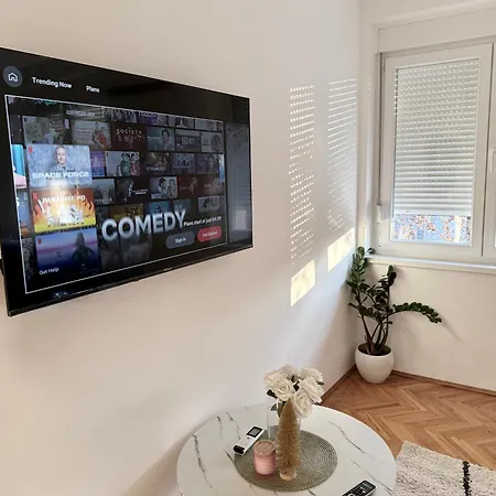 Centar Lux * Τρέμπινιε